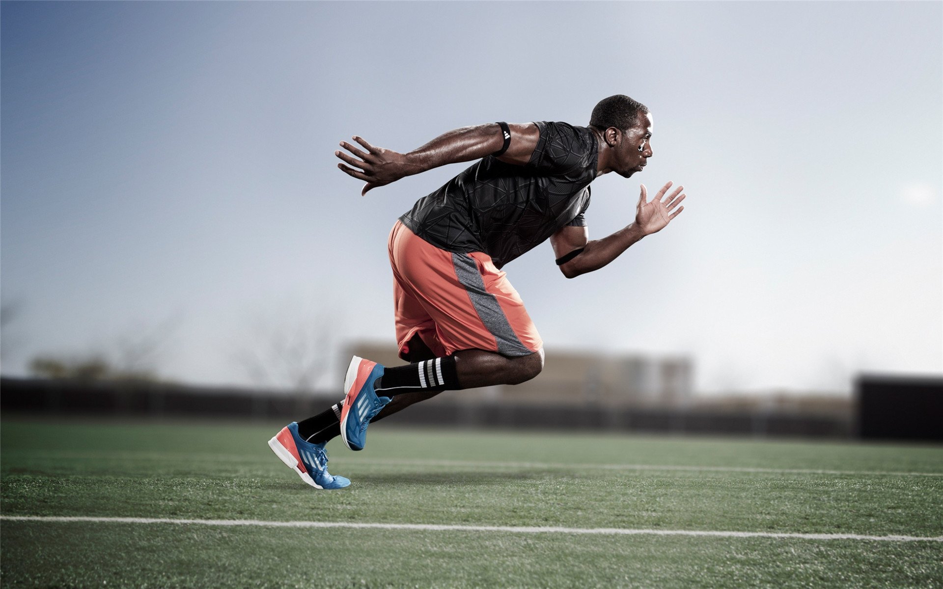 主力门将伤情恢复良好有望提前回归主力阵容，门将进攻